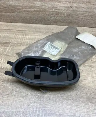 Volkswagen Polo III 6N 6N2 6NF Tail light bulb cover holder 6N0941608G