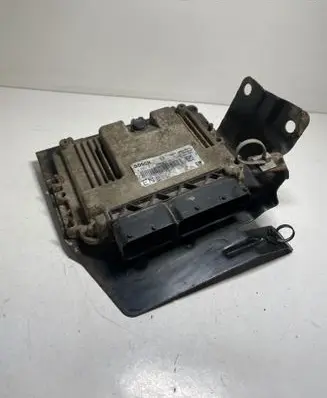 Opel Zafira B Engine control unit/module 55205621 1039S18791 0281013593