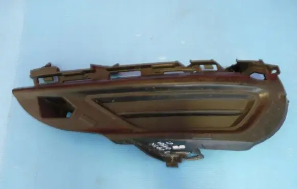 Volvo XC60 Front bumper lower grill 31425181