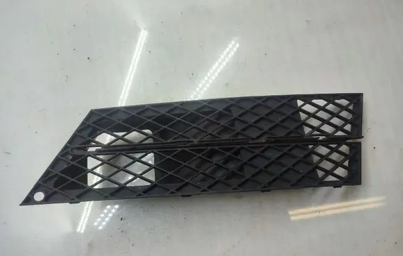 BMW 5 E60 E61 Front bumper lower grill 7178111