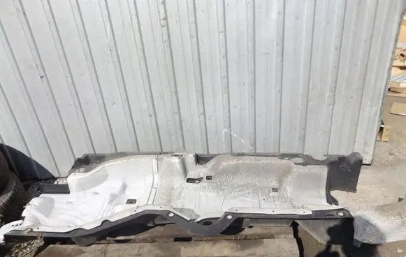 Mercedes-Benz A W169 Center/middle under tray cover 