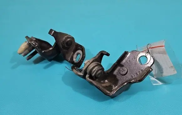 Rear door hinge set