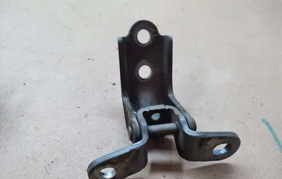 Hyundai Tucson TL Front door upper hinge 