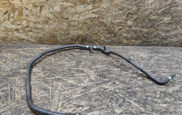 Ford Kuga I Engine coolant pipe/hose 131381