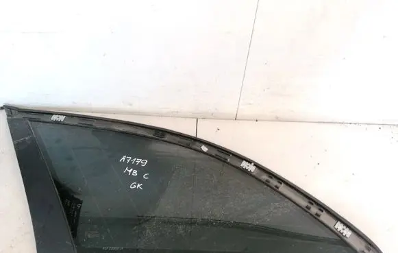 Mercedes-Benz C W203 Rear side window