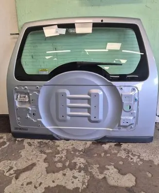 Mitsubishi Pajero Tailgate/trunk/boot lid