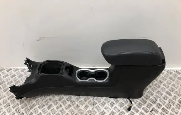 Jeep Renegade Center console