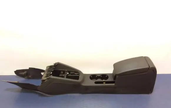 Volkswagen Jetta VI Armrest