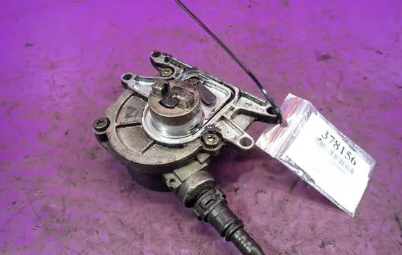 Opel Astra G Vacuum pump 