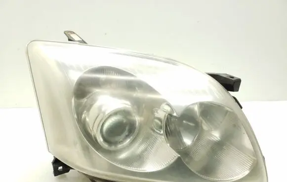 Toyota Avensis T250 Headlight/headlamp KOITO0543