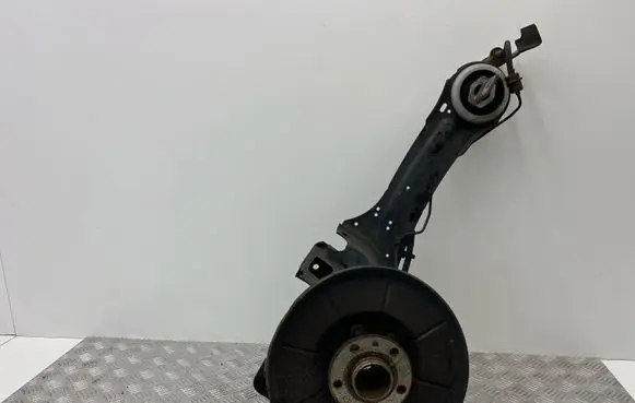 Volvo V60 Rear wheel hub spindle/knuckle 201309293