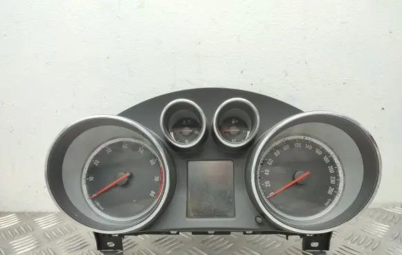 Opel Insignia A Speedometer (instrument cluster) 13333350