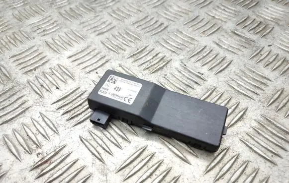 Opel Insignia A Door central lock control unit/module 13503204