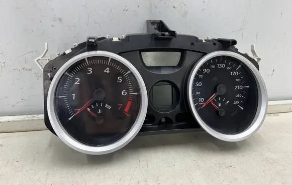 Renault Megane II Speedometer (instrument cluster) 8200408790F