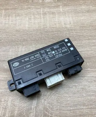 BMW 5 E39 Door control unit/module 8378767 5DK007358