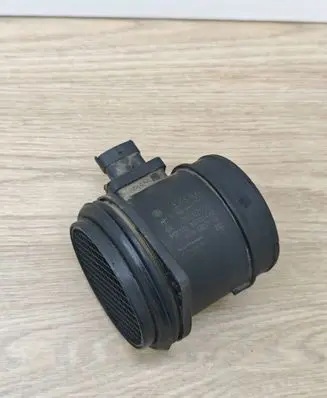 Volvo V70 Mass air flow meter 30785472 0281002972 271863255