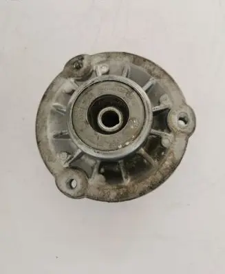 BMW 5 F10 F11 Front upper strut mount 6863295