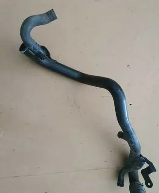 Volkswagen Amarok Engine coolant pipe/hose 2H0122101K2H0121101D