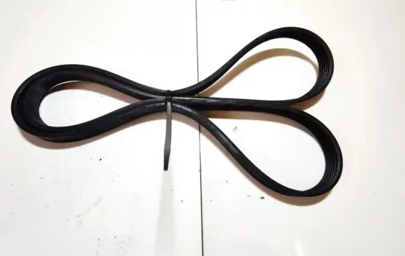 Volkswagen Polo IV 9N3 Alternator belt 