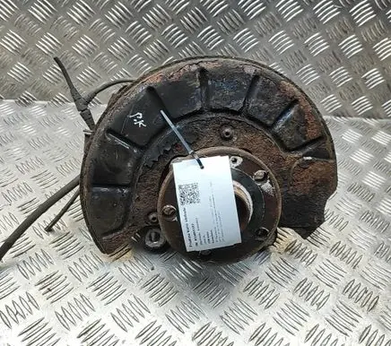 Volkswagen PASSAT B7 Front wheel hub 3C0407253F