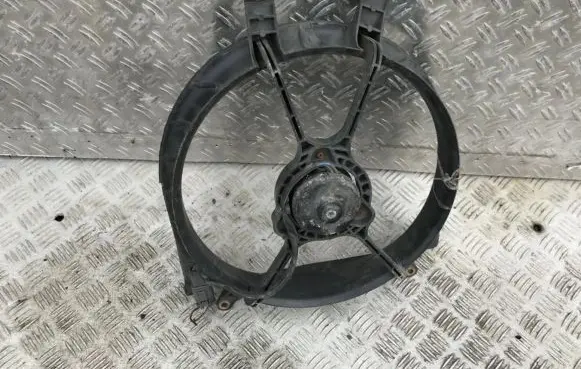 Honda Civic Radiator cooling fan shroud