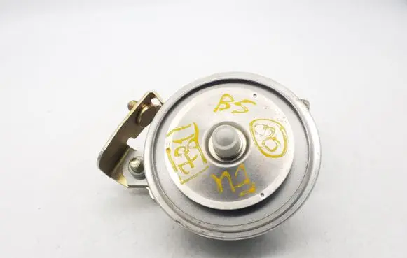 Volkswagen PASSAT B5 Horn signal 4A0951113
