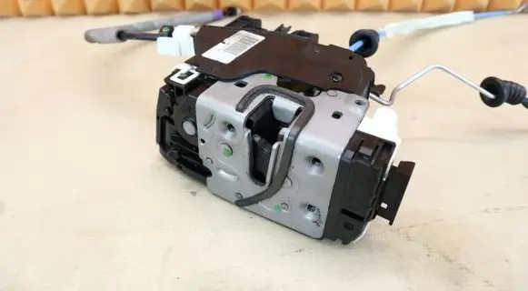 Mercedes-Benz B W246 W242 Rear door lock 2047303635 A2047303635