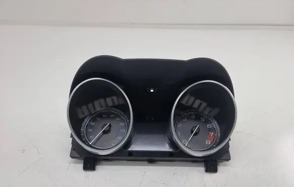 Speedometer (instrument cluster)