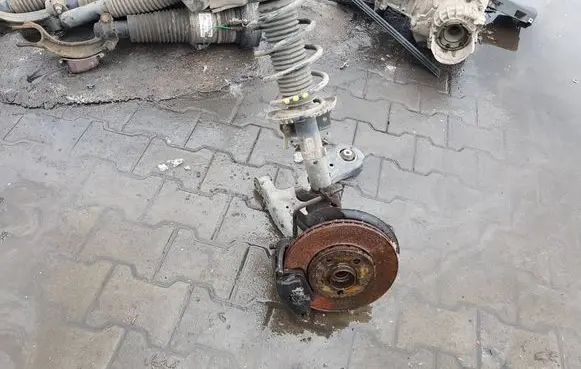 Skoda Fabia Mk2 (5J) Front wheel hub spindle knuckle 