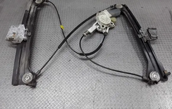Mercedes-Benz CLK A209 C209 Front door window regulator with motor 0130821920