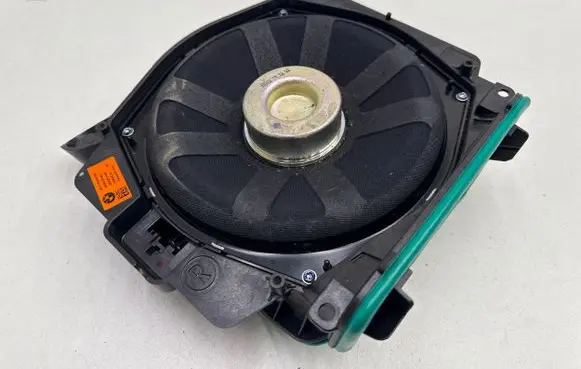 BMW 2 G42 Subwoofer speaker 2622862 8948012106B 260822J0261
