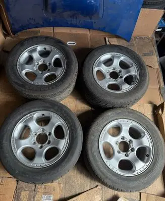 Nissan Navara D22 R17 alloy rim 