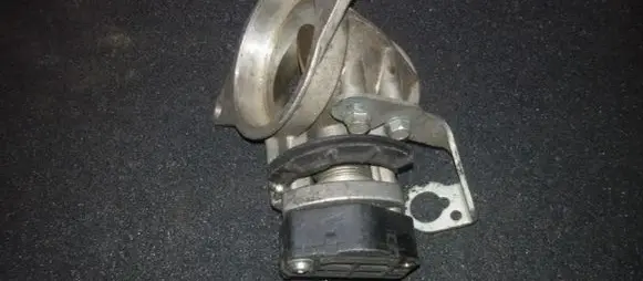BMW 5 E39 Throttle valve 13631703562 13.63.1703.62