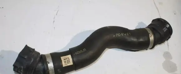 BMW 7 G11 G12 Engine coolant pipe/hose 8572906