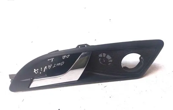 Skoda Octavia Mk2 (1Z) Front door interior handle 1Z0837247