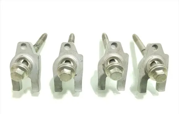 Nissan Qashqai Fuel Injector clamp holder 