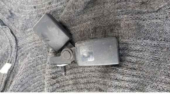 Opel Zafira B Rear seatbelt buckle 