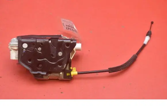 Audi A4 S4 B8 8K Front door lock 