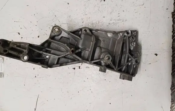 Ford Mondeo MK V Generator/alternator bracket 9820041180