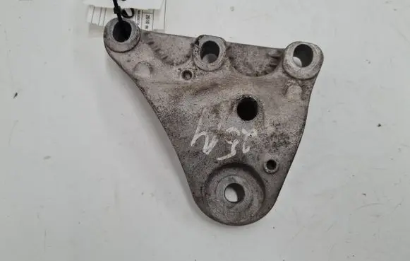 Seat Ibiza IV (6J,6P) Engine mounting bracket 6Q0199167DJ 6Q0199167