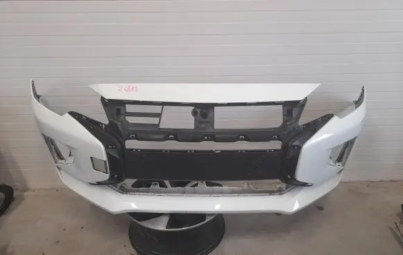 Mitsubishi Pajero Front bumper