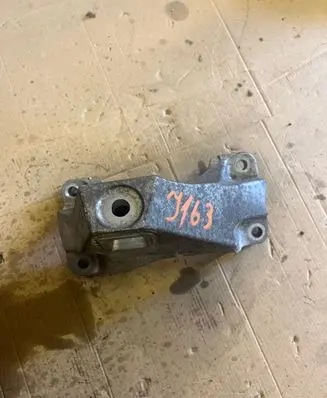 BMW 4 F36 Gran coupe Engine mounting bracket 22116870750