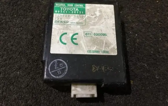 Toyota Previa (XR30, XR40) II Door control unit/module 8974128131 251300-0050