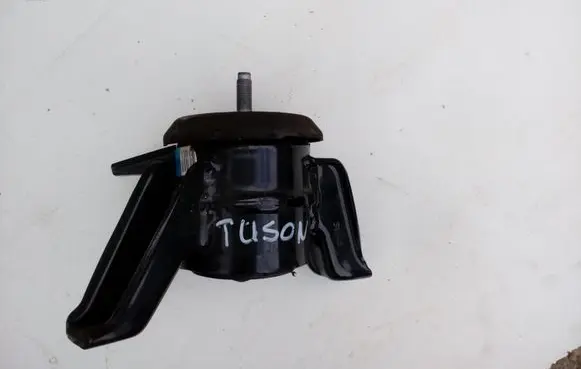 Hyundai Tucson TL Engine mount bracket 21810D3200