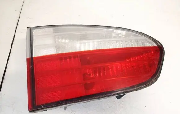Tailgate rear/tail lights