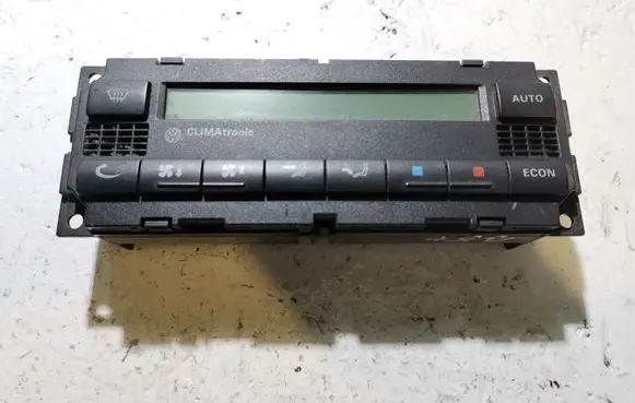 Volkswagen PASSAT B5.5 Climate control unit