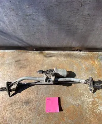 Skoda Fabia Mk2 (5J) Front wiper linkage and motor 5J1955113B SA5250 120106ASZ90975