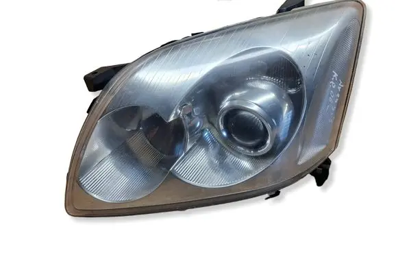 Toyota Avensis T250 Headlight/headlamp 