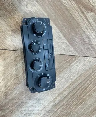 Chrysler 300 - 300C Climate control unit P55111031AH