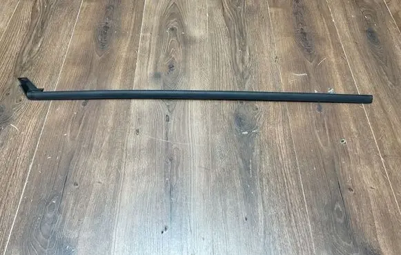 Mercedes-Benz SL R129 Front door glass trim molding A1297201124 A1297200924 A1297200724